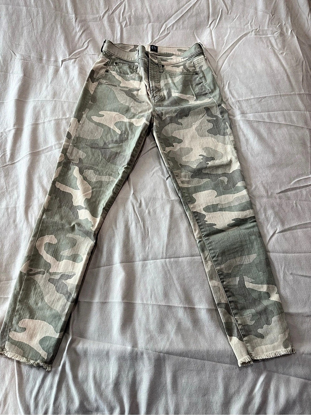 Gap High Rise True Skinny Camo Jeans Raw Hem Size 6